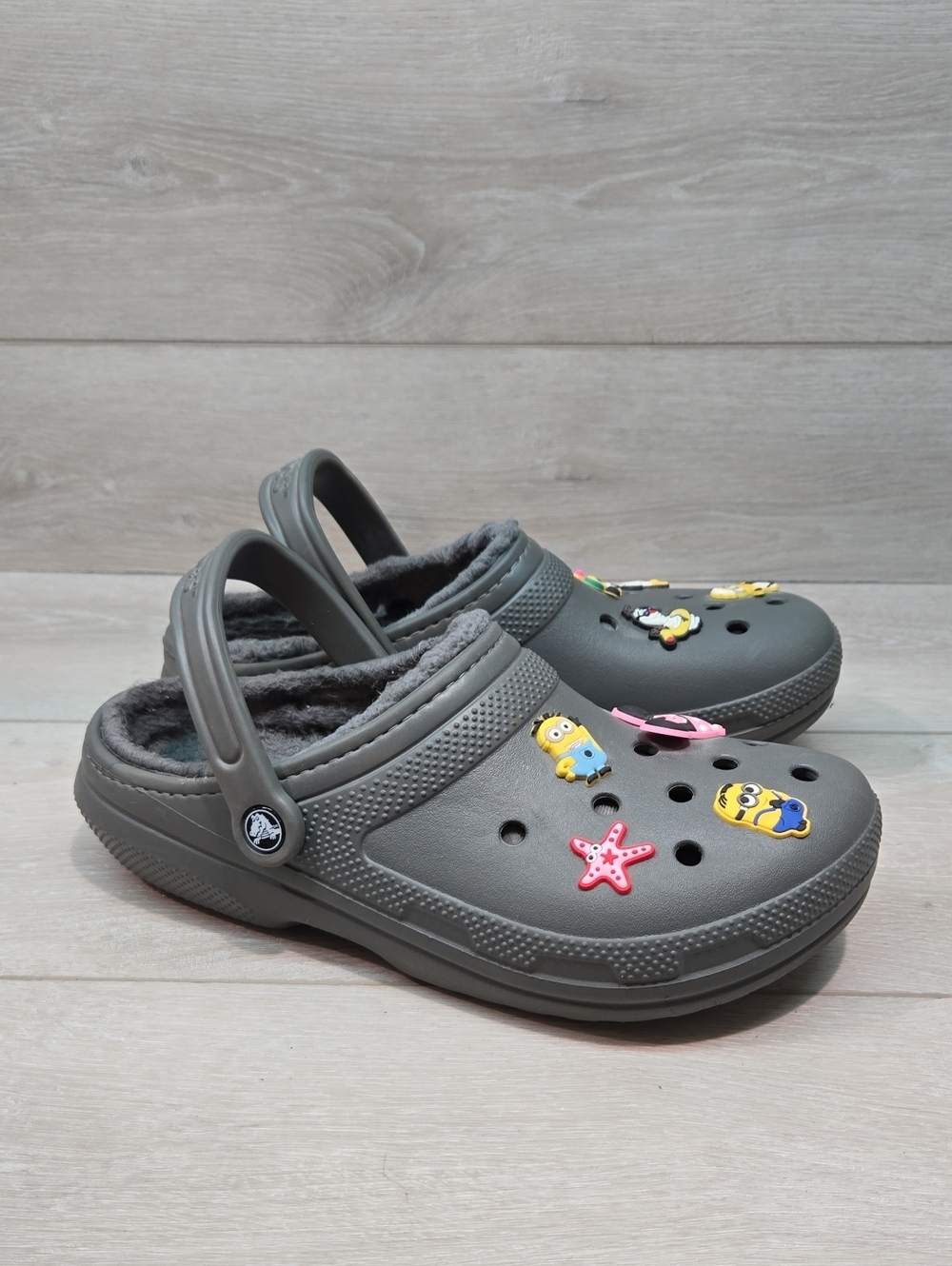 CROCS Women Dual Plush-Lined Clogs Mule Gray with Colorful Charms Shoes Sz 10